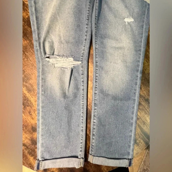 HUDSON | ladies Krista straight crop jeans with rolled cuff. Size: 32. - Picture 12 of 15